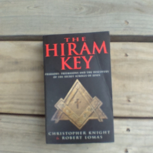The Hiram Key: Pharaohs, Freemasons &  Discovery of the Secret Scrolls of Jesus - Picture 1 of 1